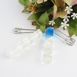 クォーツに誘われて来てみたけれど、久米島の海はまだ遠い。<カブトピンブローチ>SB802 4枚目の画像