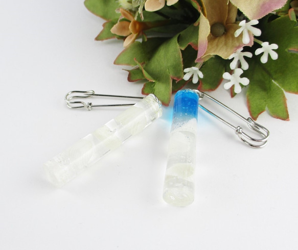 クォーツに誘われて来てみたけれど、久米島の海はまだ遠い。<カブトピンブローチ>SB802 4枚目の画像