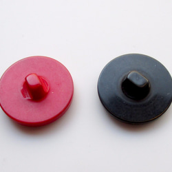 ヴィンテージのプラスティックボタン　フラッパーガール2個 2枚目の画像