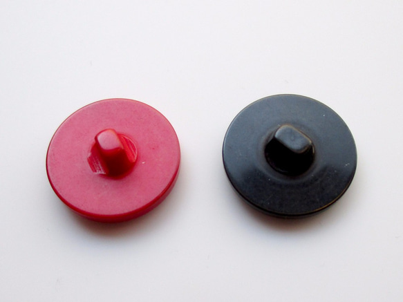 ヴィンテージのプラスティックボタン　フラッパーガール2個 2枚目の画像