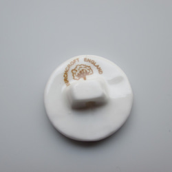 イギリス製の陶器ボタン　ガーベラ 2枚目の画像