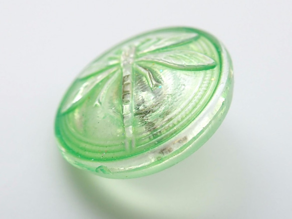 チェコのボタン　クリア7緑のトンボ　小 3枚目の画像