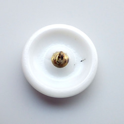 チェコのボタン　３輪の菊　虹色白小 2枚目の画像