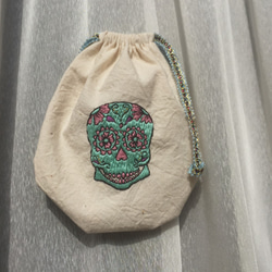 刺繍の巾着Ⅰ　embroidery pouch 1枚目の画像