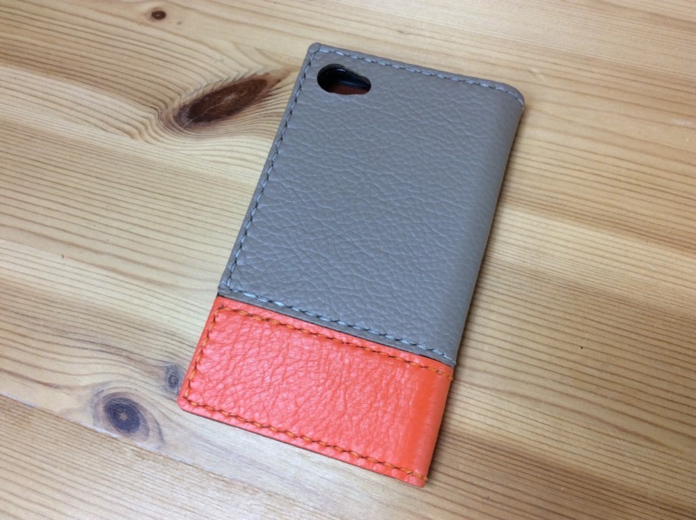 機種が選べるバイカラー手帳型革のスマホケース  （革の色を選べます）　　　　　　　　　　　＊左利きも承ります