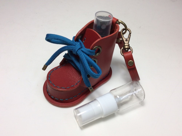 ブーツ型バッグチャームホルダー（芳香剤・除菌スプレーなどをお入れください） 3枚目の画像