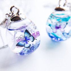 モルフォ蝶と紫陽花のガラスコルク瓶    バッグチャーム   キーホルダー 7枚目の画像