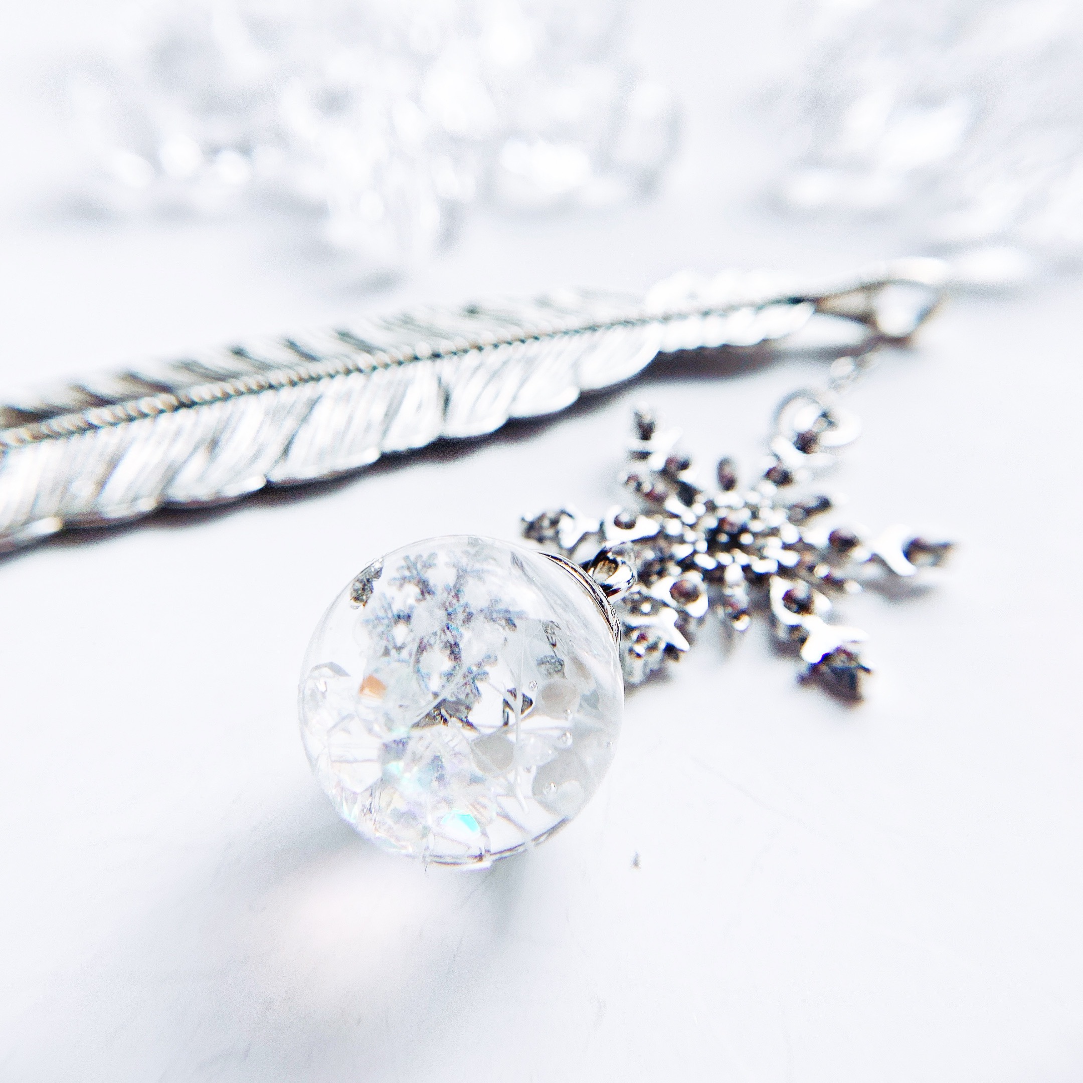 ハンドメイド　ブックマーカー　しおり　«No.143»　キラキラ♡ガラスドーム ハンドメイド ブックマーカー しおり «No.143» キラキラ♡ガラス