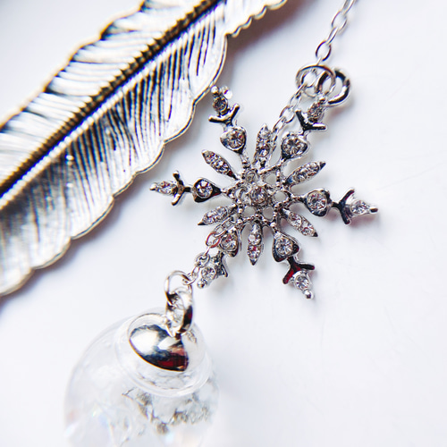 ハンドメイド　ブックマーカー　しおり　«No.143»　キラキラ♡ガラスドーム ハンドメイドブックマーカーしおり«No.143»キラキラ♡ガラスドーム