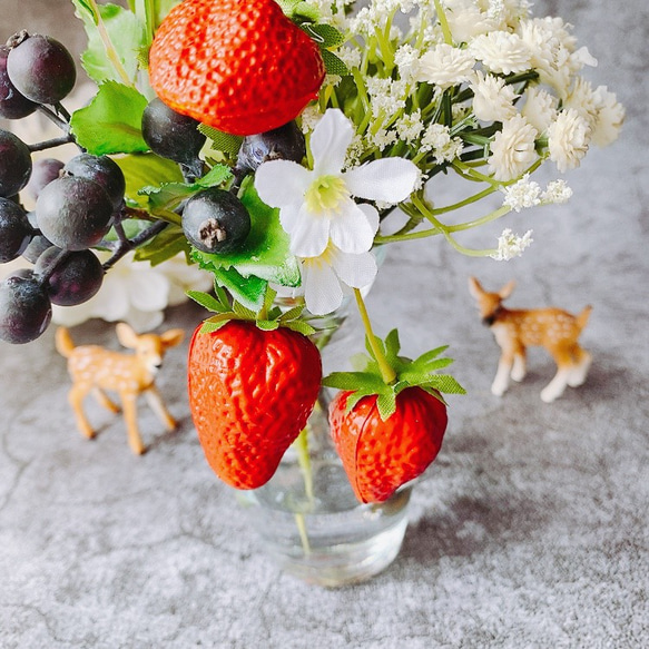 お手入れ不要の枯れない花 苺のウォーターグラス strawberry   フラワーギフト 5枚目の画像