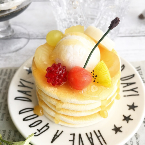 ガラスのクロッシュつき 8種類のフルーツパンケーキ オブジェ フェイク