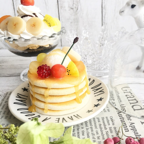 ガラスのクロッシュつき 8種類のフルーツパンケーキ オブジェ フェイク