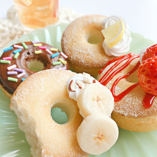 ふわふわドーナツのオブジェ 4個セット フェイクスイーツ スイーツデコ