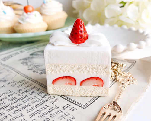 苺のショートケーキ バッグチャーム フェイクスイーツ スイーツ