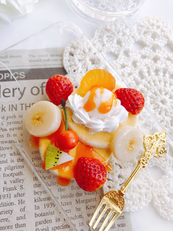 フルーツパンケーキのiPhoneケース  フェイクスイーツ  スイーツデコ 3枚目の画像