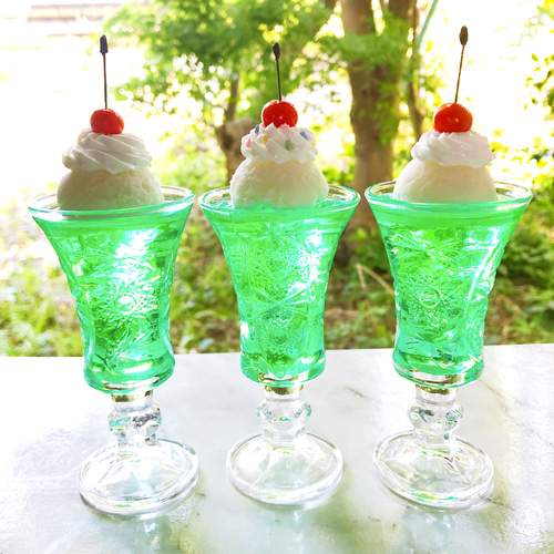 喫茶店のクリームソーダ オブジェ フェイクスイーツ ペーパーウエイト