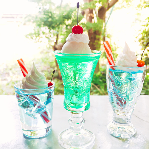 喫茶店のクリームソーダ オブジェ フェイクスイーツ ペーパーウエイト