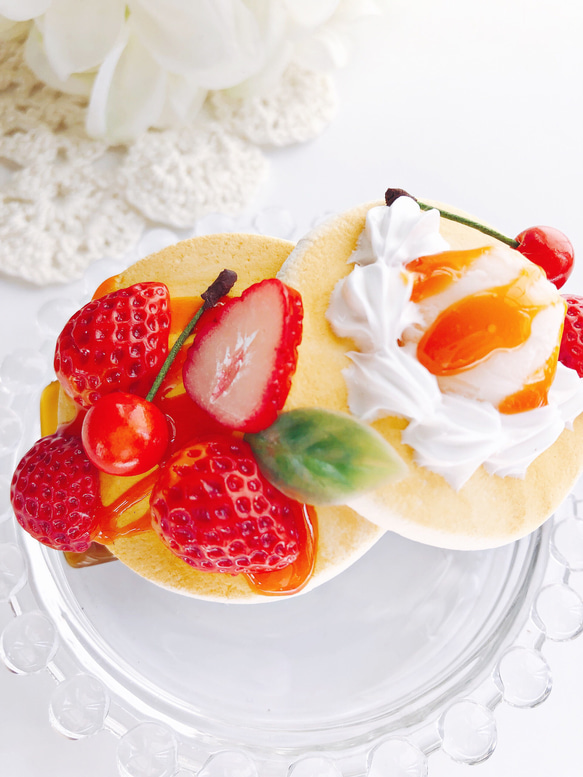 真っ赤な苺パンケーキのバレッタ strawberry スイーツデコ 2枚目の画像