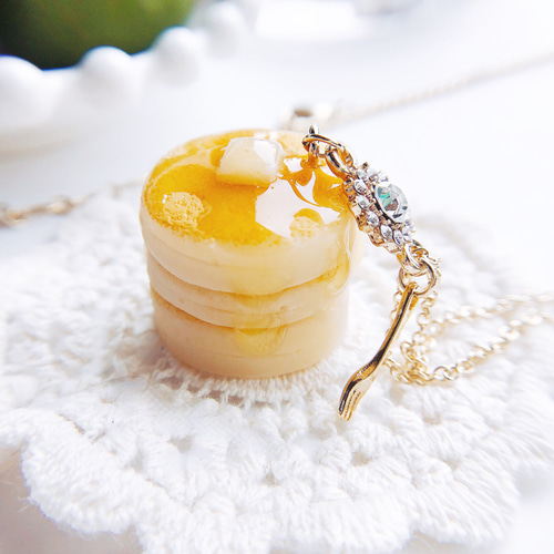 ツヤツヤはちみつホットケーキのロングネックレス フェイクスイーツ
