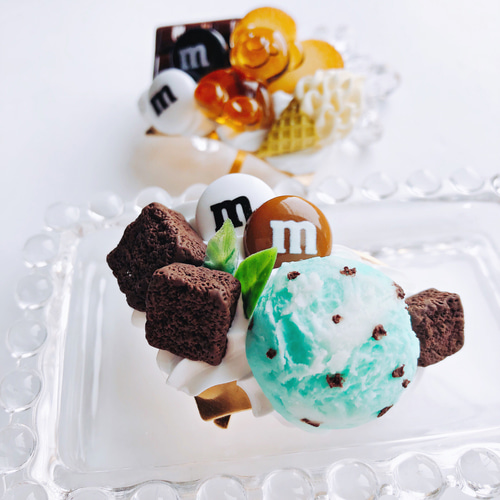チョコミントパフェのポニーフック フェイクスイーツ スイーツデコ