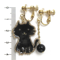 黒ネコちゃんとブラックオニキスのイヤリング/ピアス 8枚目の画像