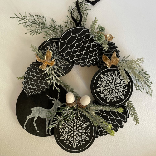 クリスマス☆ウッドボードオーナメントリース〜黒の森＊Remake リース
