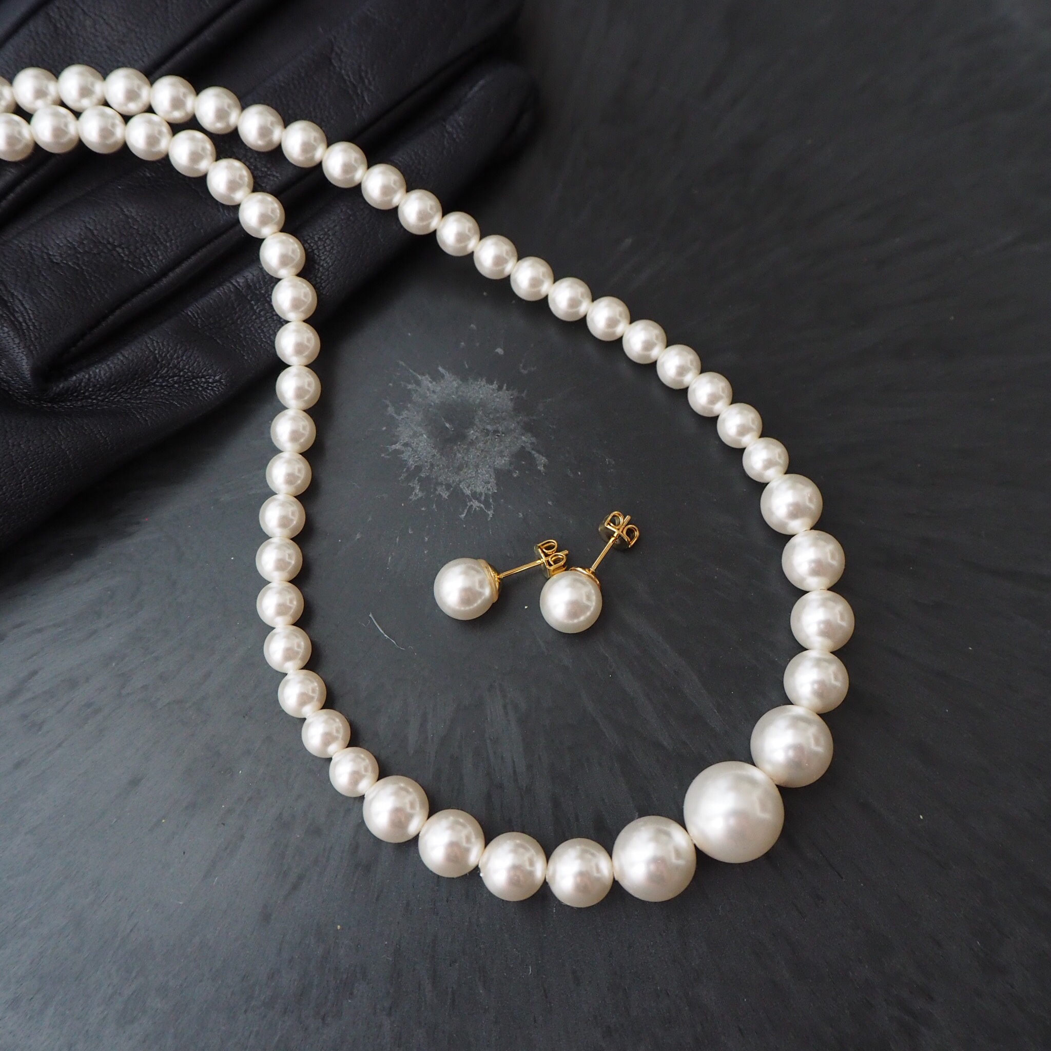 パールのグラデーションネックレスセット。ピアスかイヤリング選べます。