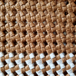 モカ&白のかごバック　石畳編み 7枚目の画像