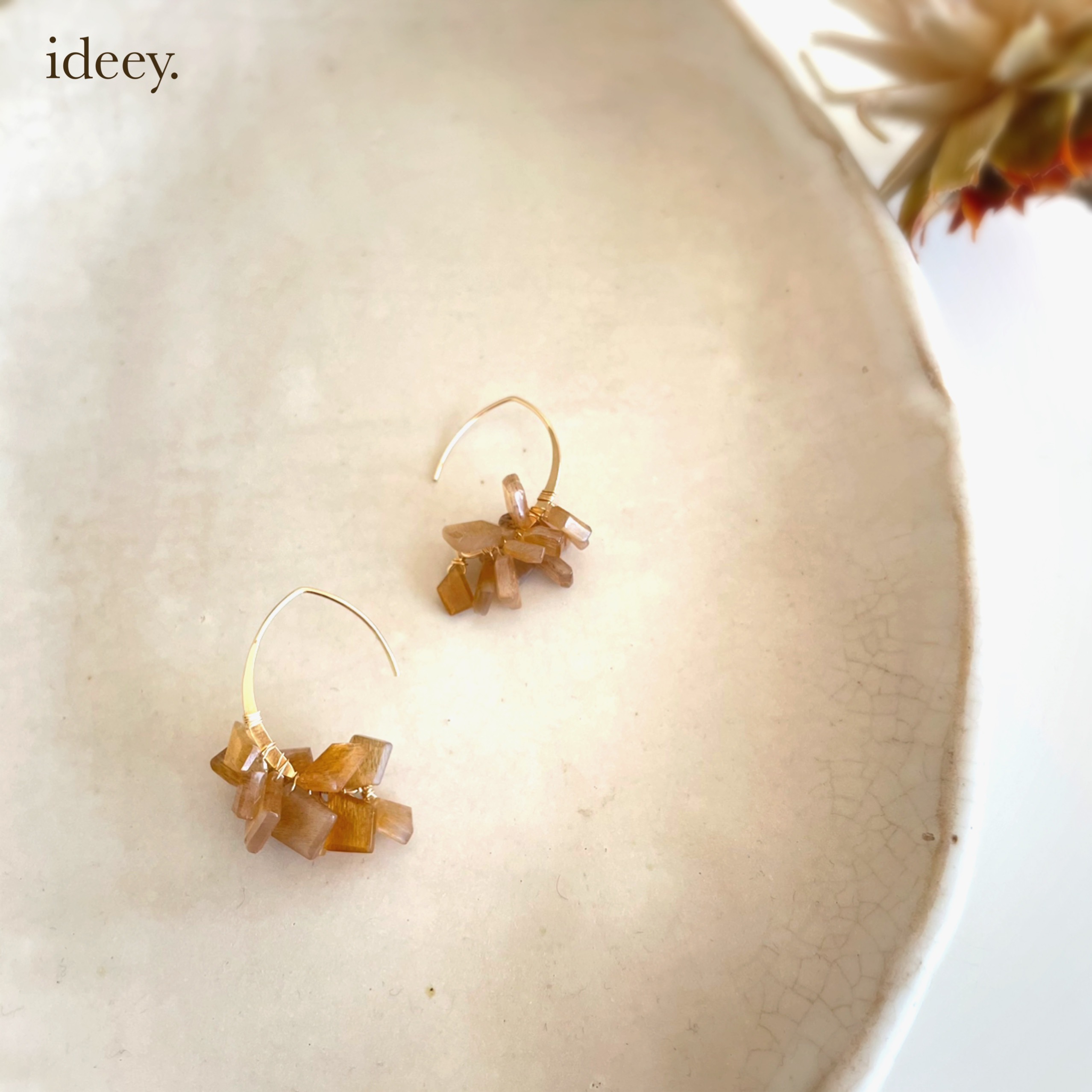 ゴールデンシャインムーンストーン14kgfマーキスピアス〈191〉