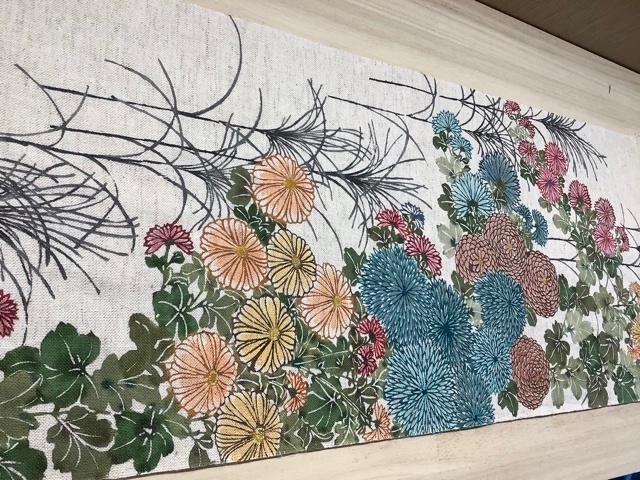 菊とススキのタペストリー