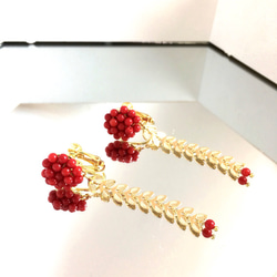 真紅色の珊瑚＊リーフのイヤリング 2枚目の画像