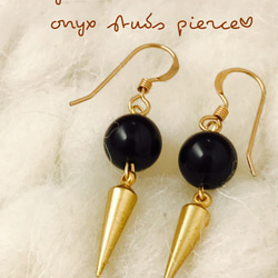 onyx studs pierce 1枚目の画像