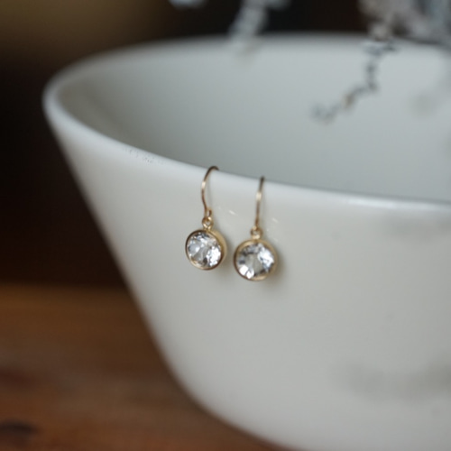 最上級ゴールドフレーム付きホワイトトパーズ14kgf(フックピアス