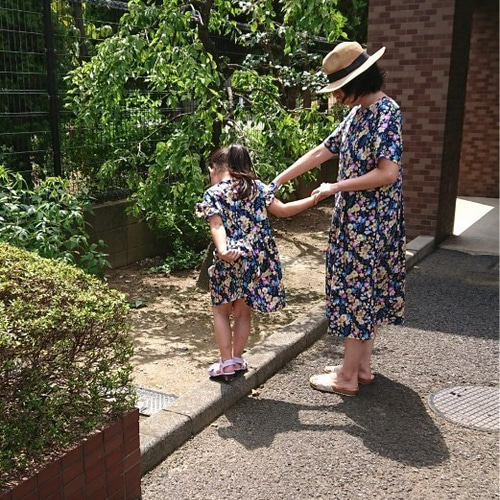 セール値下げ✤夏花柄✤親子お揃いワンピース✤お揃いコーデ✤受注製作 