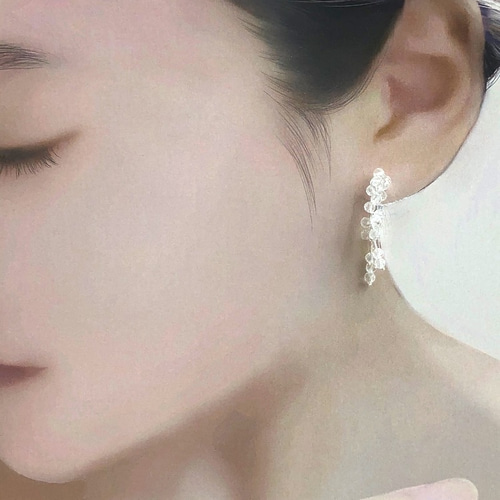 小さな水晶のピアス ピアス（フープ） Mizuki 通販 9775667｜Creema