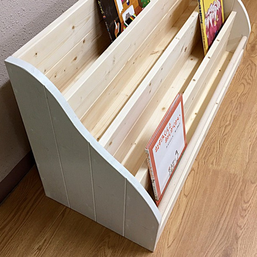 アンティーク風ディスプレイ 4段絵本棚 マガジンラック 店舗什器 アンティーク風ディスプレイ 4段絵本棚 マガジンラック 店舗什器