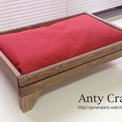 ペット用木製ベッド（クッション付） 犬のベッド 猫のベッド 幅62cm 完成品 レッド 1枚目の画像