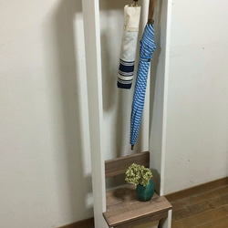 サイズオーダー可】【引取可能】無垢材 ラダータイプの傘かけ（飾り棚
