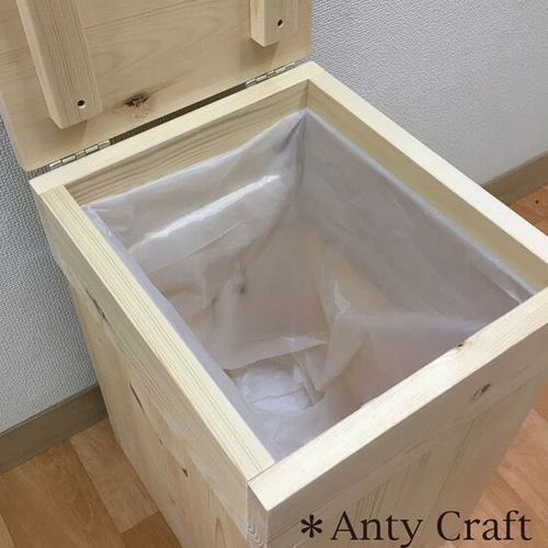 期間限定値下げ　30リットルパッタンゴミ箱　無垢材ハンドメイド家具　屋外用 期間限定値下げ 30リットルパッタンゴミ箱 無垢材ハンドメイド家具 屋外用