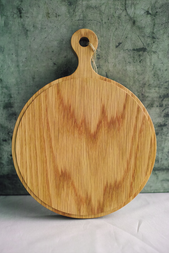 丸くて使いやすい カッティングボード　お皿にも　ナラ.2　楢　オーク　oak　まな板　天然木　ウッド　北欧　　 2枚目の画像