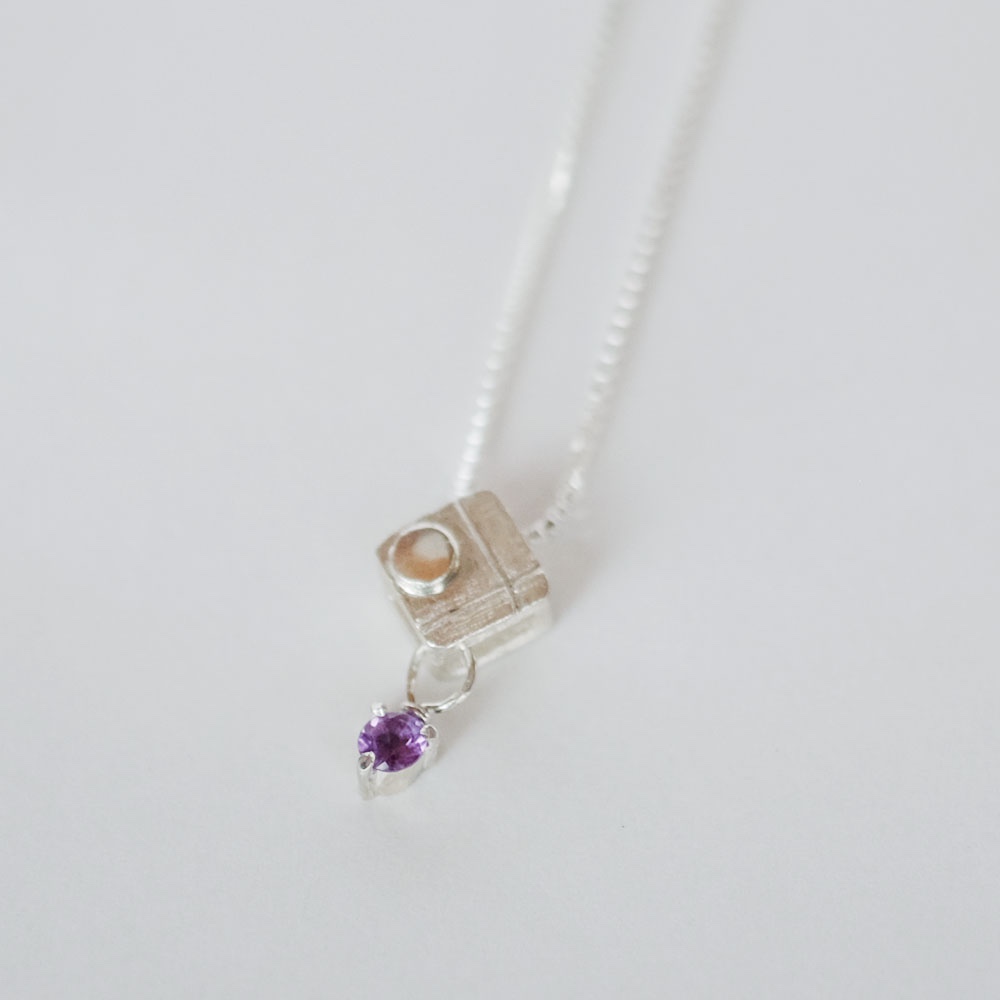 紅女　シルバーシカクプチペンダント（アメシスト）