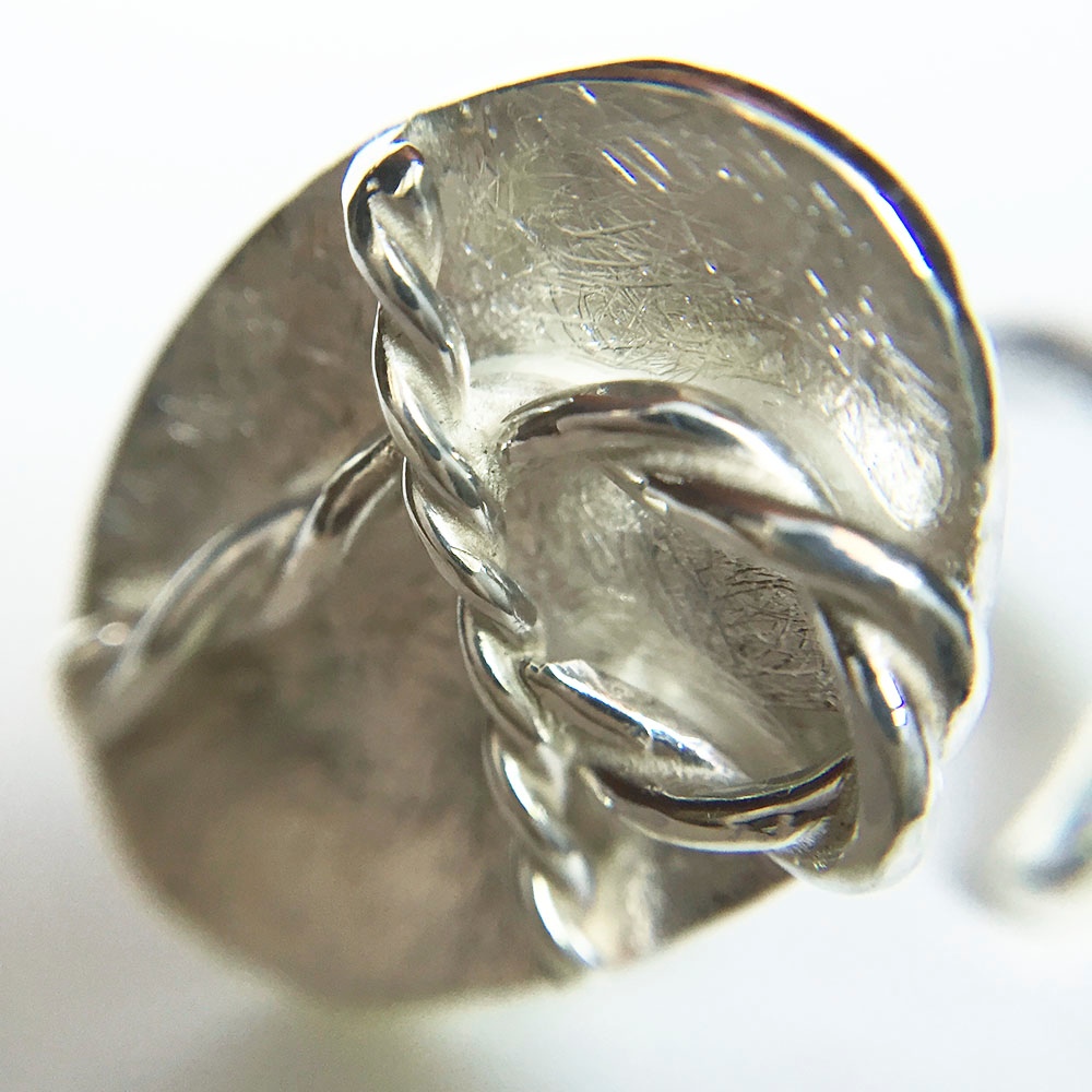 シルバーネジリング