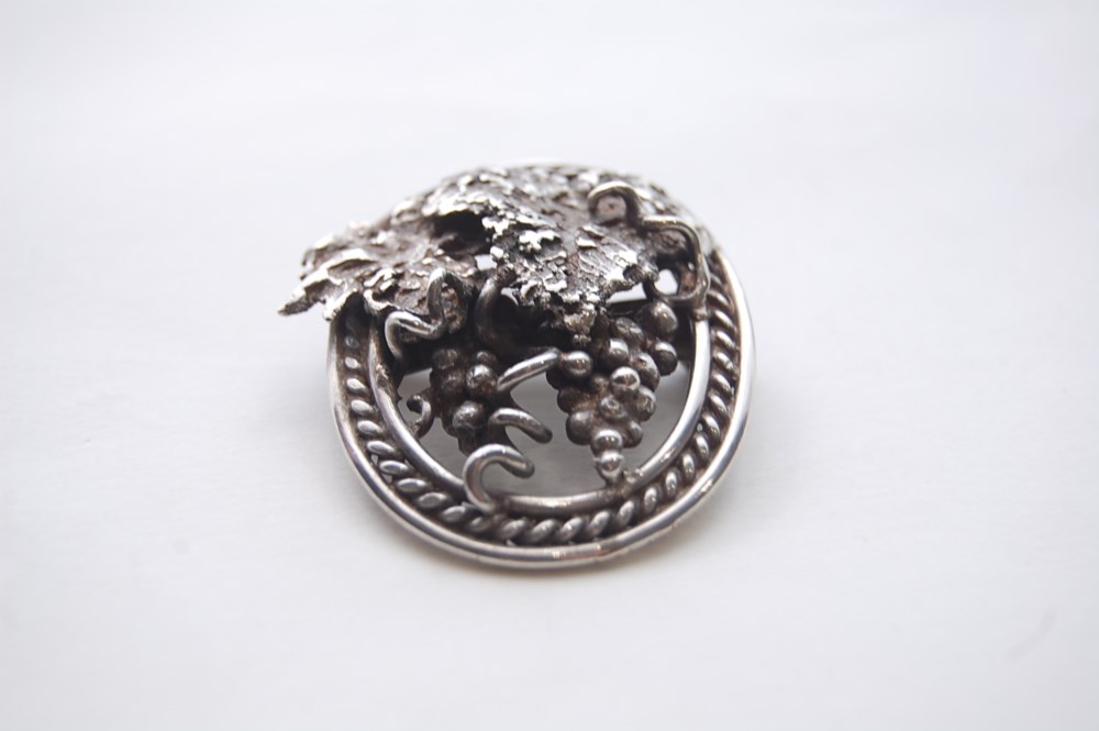 アンティーク風・葡萄のブローチ［SILVER950］