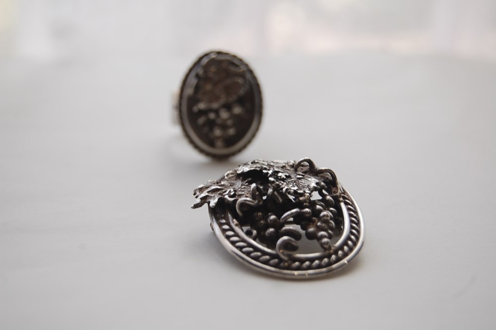 アンティーク風・葡萄のブローチ［SILVER950］