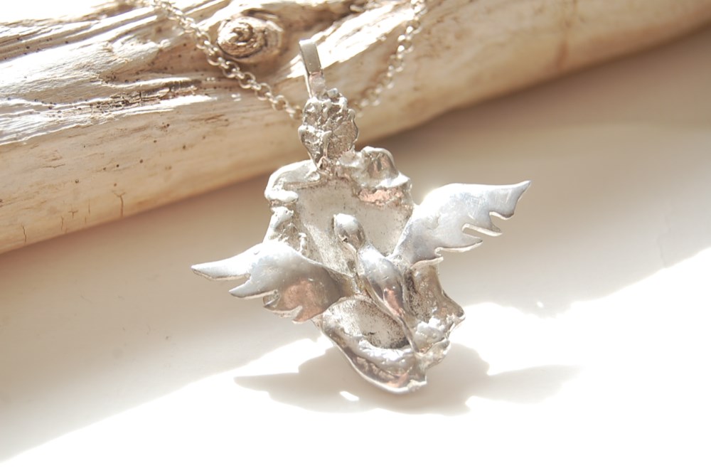 羽ばたく鳥のペンダントⅡ　[SILVER950]