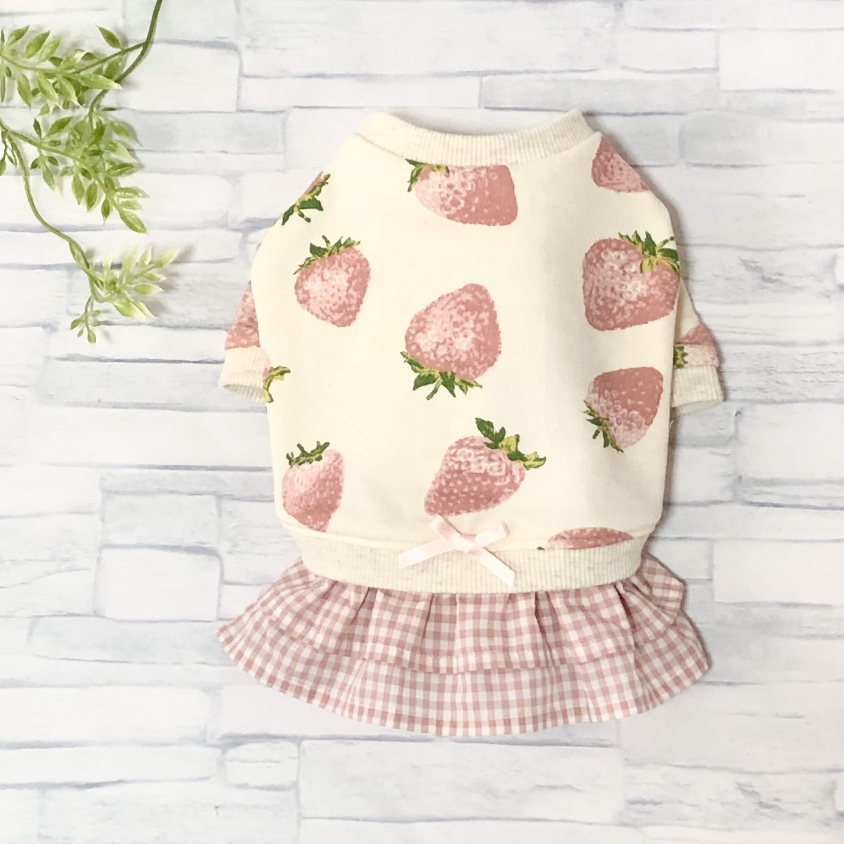 恋いちごのセットイントレーナー犬服 （胴回り33〜49センチ）