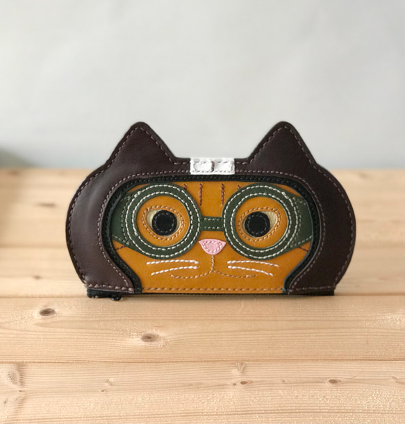 猫のメガネケース K.TAMAO作 全て手縫いのハンドメイド 姫路レザー 猫のメガネケース K.TAMAO作 全て手縫いのハンドメイド 姫路