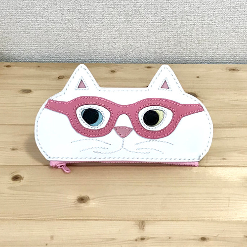 猫のメガネケース K.TAMAO作 全て手縫いのハンドメイド 姫路レザー 猫のメガネケース K.TAMAO作 全て手縫いのハンドメイド 姫路レザー