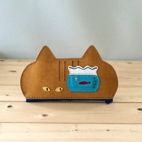 猫好きが作った本牛革メガネケース 茶白ハチワレ濃青色メガネ