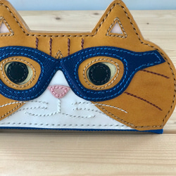 猫好きが作った本牛革メガネケース 茶白ハチワレ濃青色メガネ　手縫い　送料無料♪ 6枚目の画像